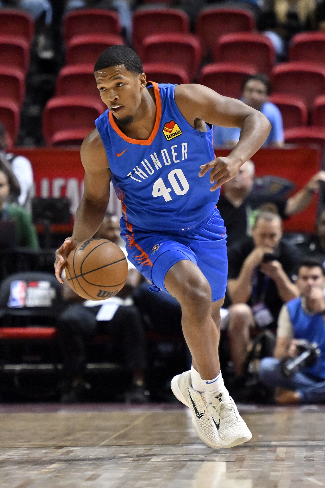 开云体育app安全下载-G联赛场均20分！Shams：开拓者用双向合同签下克里斯·扬布拉德