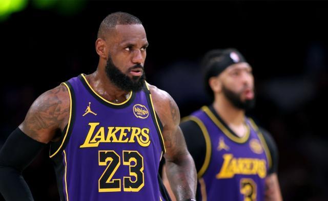 Kysports-篮板+防守全倒数！湖人终于重启双塔：多么痛的领悟