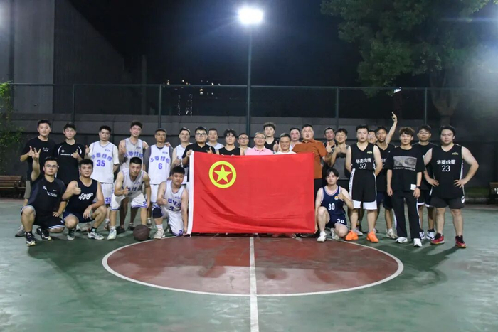 热血逐梦，薪火相传！这场新老员工篮球赛燃爆全场