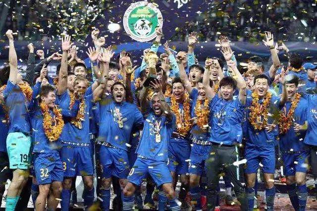 开云娱乐app安全登录-中超开幕式遇尴尬 冠军队长捧火神杯入场将取消